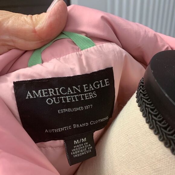 American Eagle Puffer Vest - Picture 4 of 4
